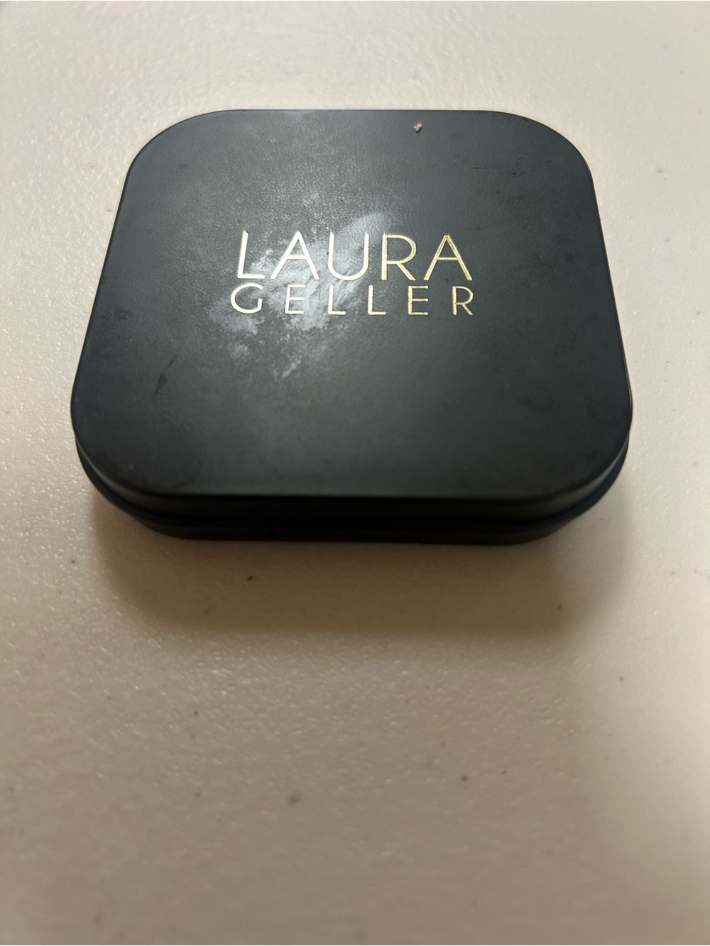 Laura Geller Filter Finish Neutralizing Setting Powder - Picture 3 of 7